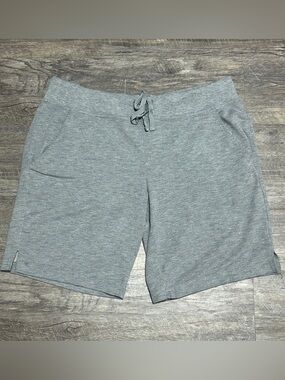 S095- Women’s: Athletic Works M 8/10 Shorts